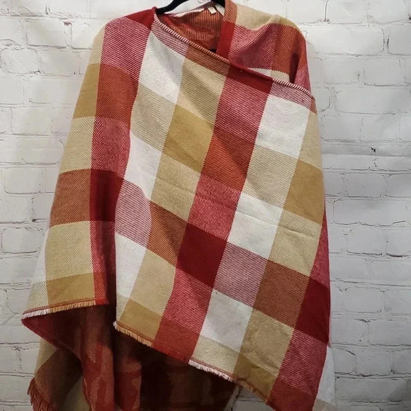 Soft Surroundings Buffalo Wrap Shawl Red Beige Check - Picture 3 of 9